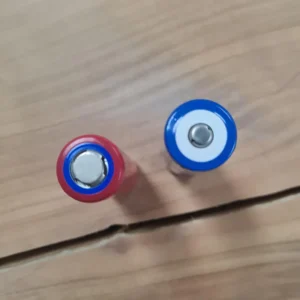 oplader met 18650 flat top batterij (speciaal geschikt voor pard)
